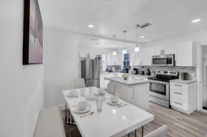 Happy House Miami! Same name Everywhere - 3 Bedroom House - 1 King - 3 Queens